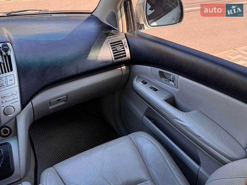 Внедорожник / Кроссовер Lexus RX 2005 в Петропавловской Борщаговке