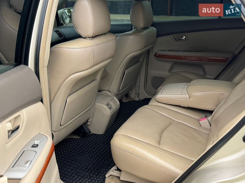 Внедорожник / Кроссовер Lexus RX 2005 в Гоще