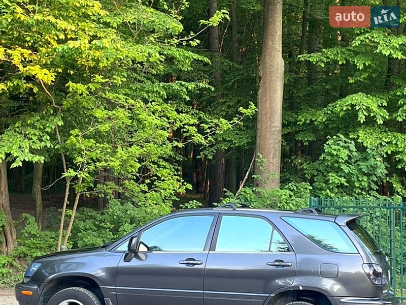 Внедорожник / Кроссовер Lexus RX 2002 в Львове