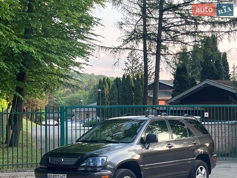 Внедорожник / Кроссовер Lexus RX 2002 в Львове