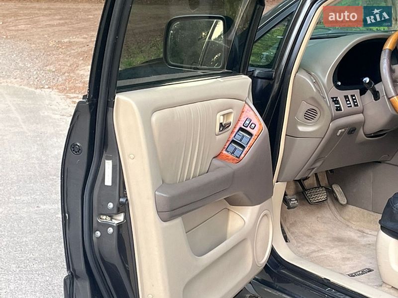 Внедорожник / Кроссовер Lexus RX 2002 в Львове