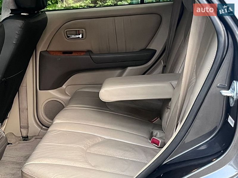 Внедорожник / Кроссовер Lexus RX 2002 в Львове
