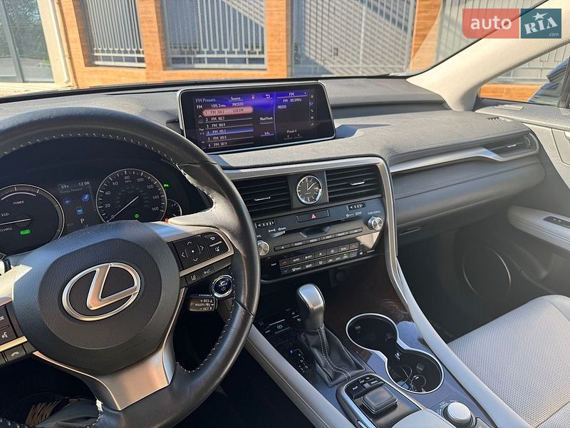Lexus RX 2019