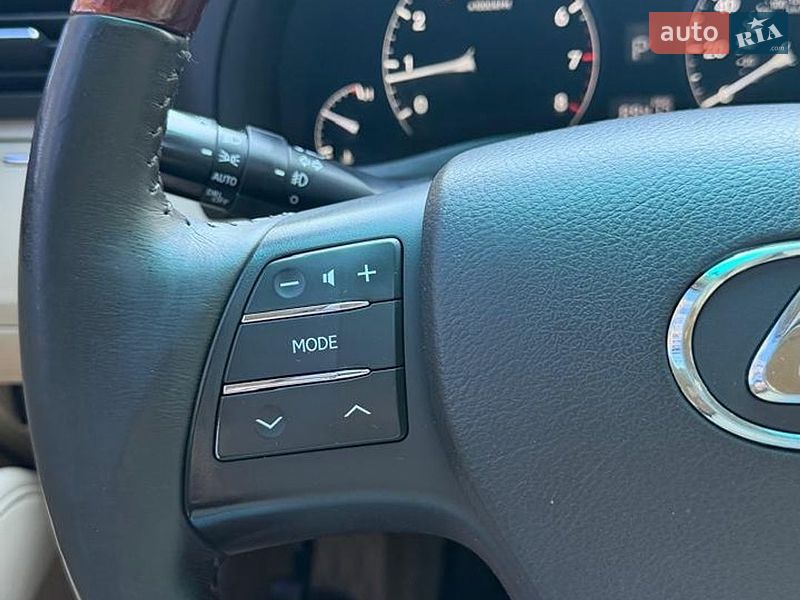 Позашляховик / Кросовер Lexus RX 2011 в Києві