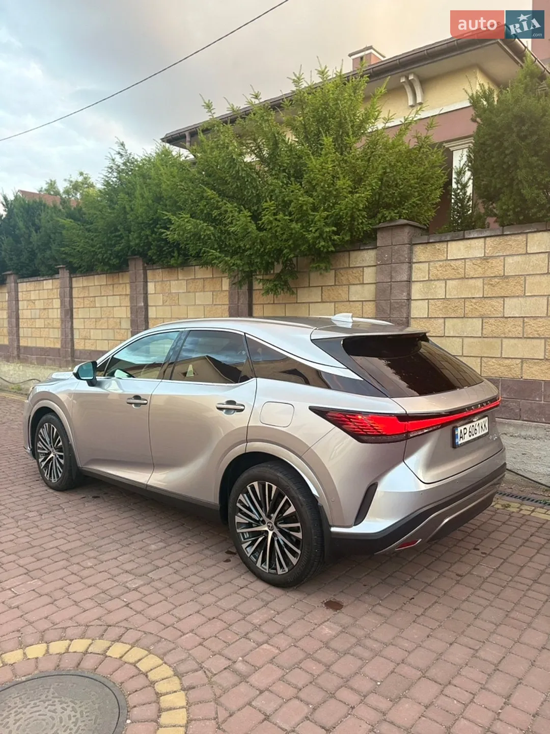 2025 Lexus RX - фото 1