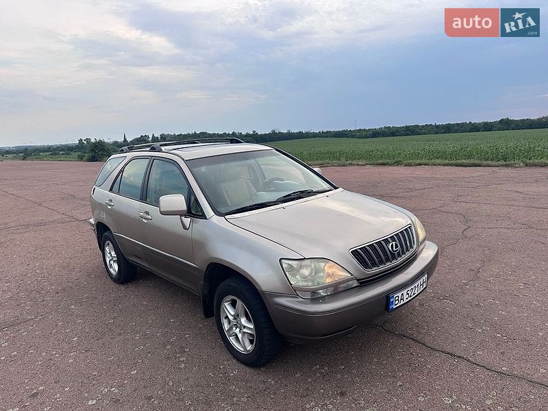 Внедорожник / Кроссовер Lexus RX 2000 в Первомайске