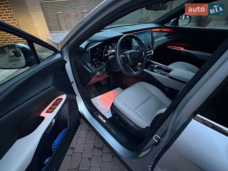 Внедорожник / Кроссовер Lexus RX 2025 в Днепре