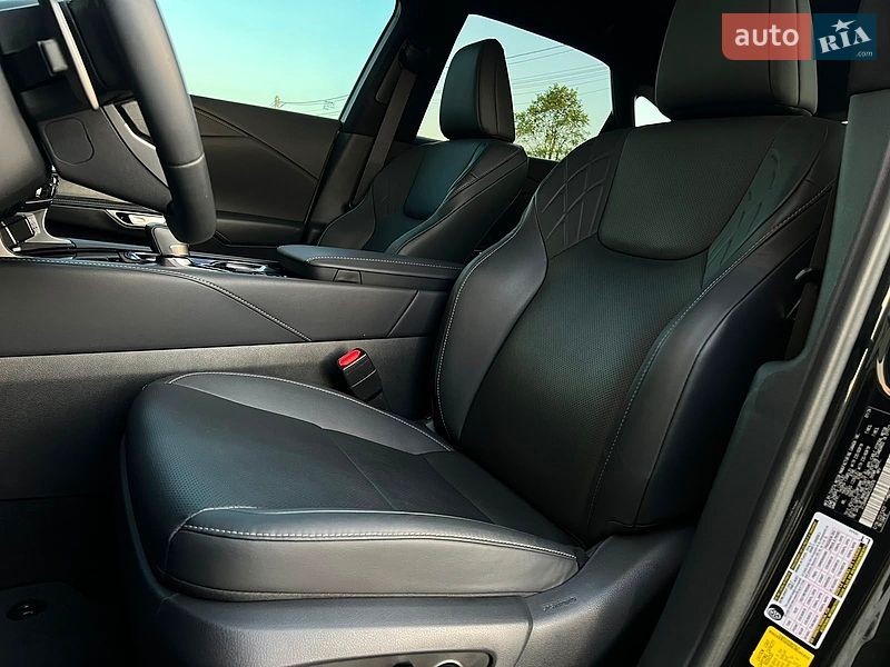 Позашляховик / Кросовер Lexus RX 2024 в Стрию