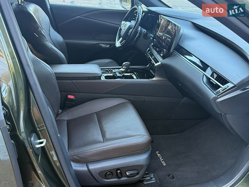 Позашляховик / Кросовер Lexus RX 2023 в Черкасах фото 27 Позашляховик / Кросовер Lexus RX 2023 в Черкасах