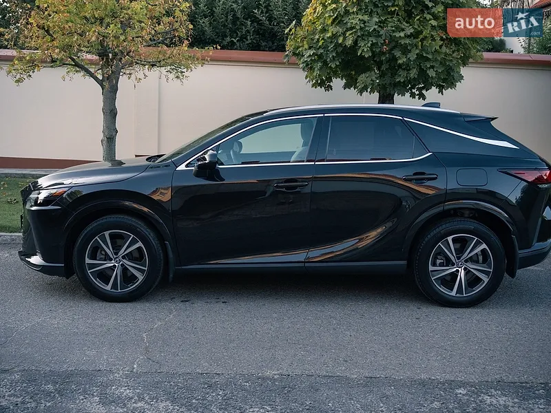 Lexus RX 2023
