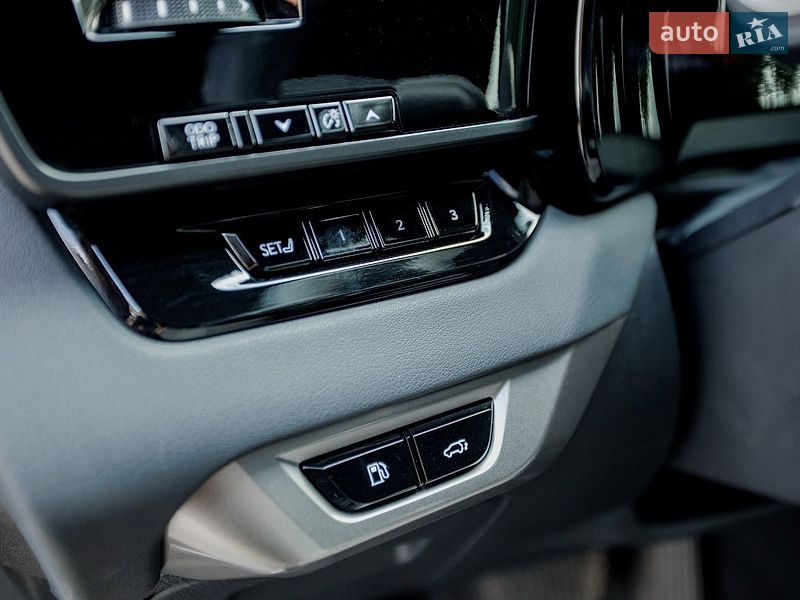 Позашляховик / Кросовер Lexus RX 2024 в Чернівцях