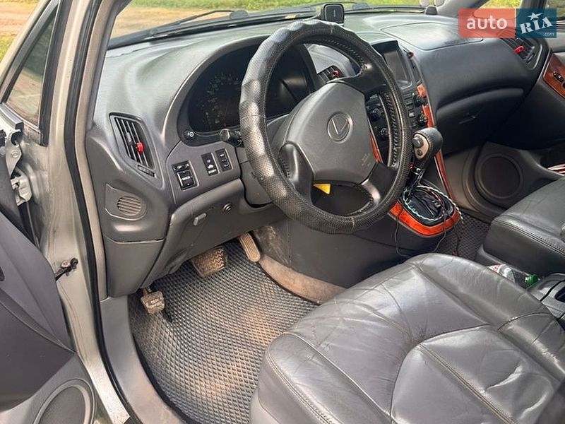 Внедорожник / Кроссовер Lexus RX 2000 в Сумах