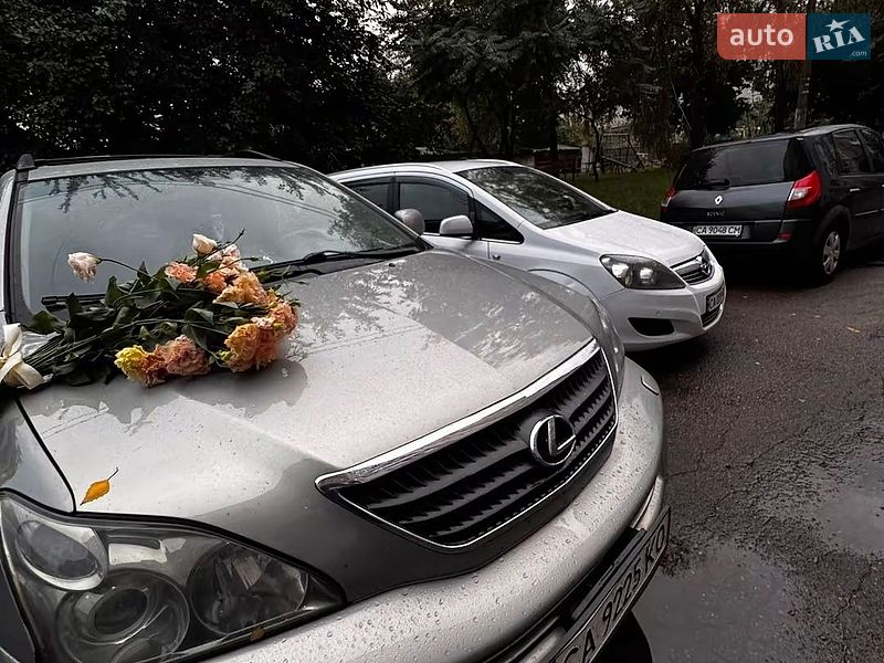 Внедорожник / Кроссовер Lexus RX 2005 в Ирклиеве