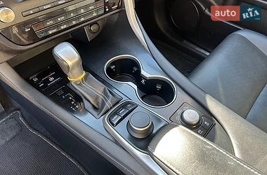 Позашляховик / Кросовер Lexus RX 2018 в Львові