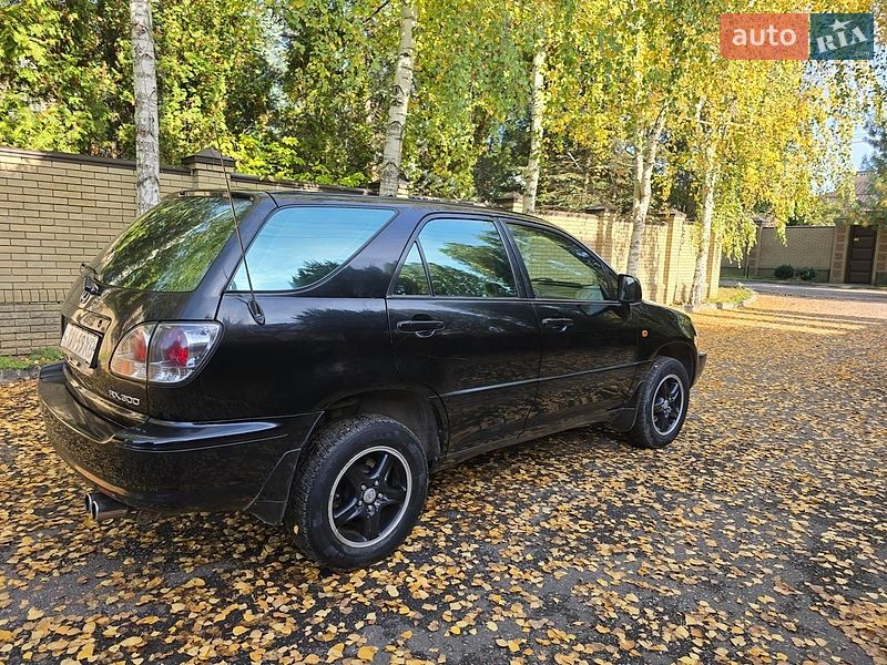 Внедорожник / Кроссовер Lexus RX 2001 в Харькове