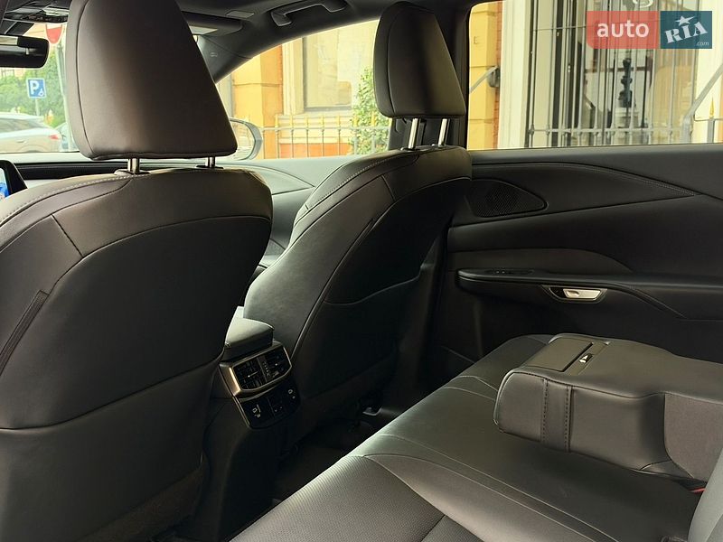 Внедорожник / Кроссовер Lexus RX 2023 в Одессе