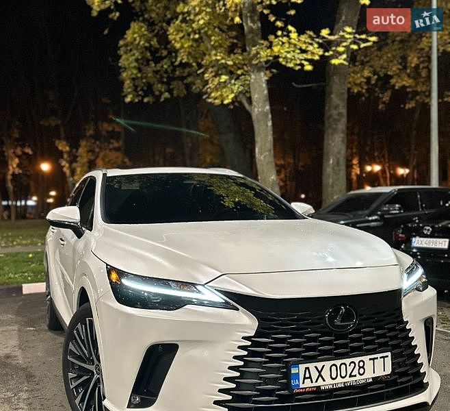 Lexus RX 2023