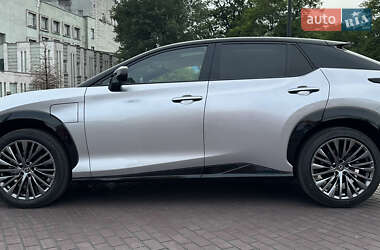 Позашляховик / Кросовер Lexus RZ 2023 в 