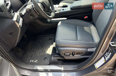 Позашляховик / Кросовер Lexus RZ 2024 в 