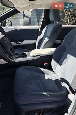 Внедорожник / Кроссовер Lexus RZ 2023 в 