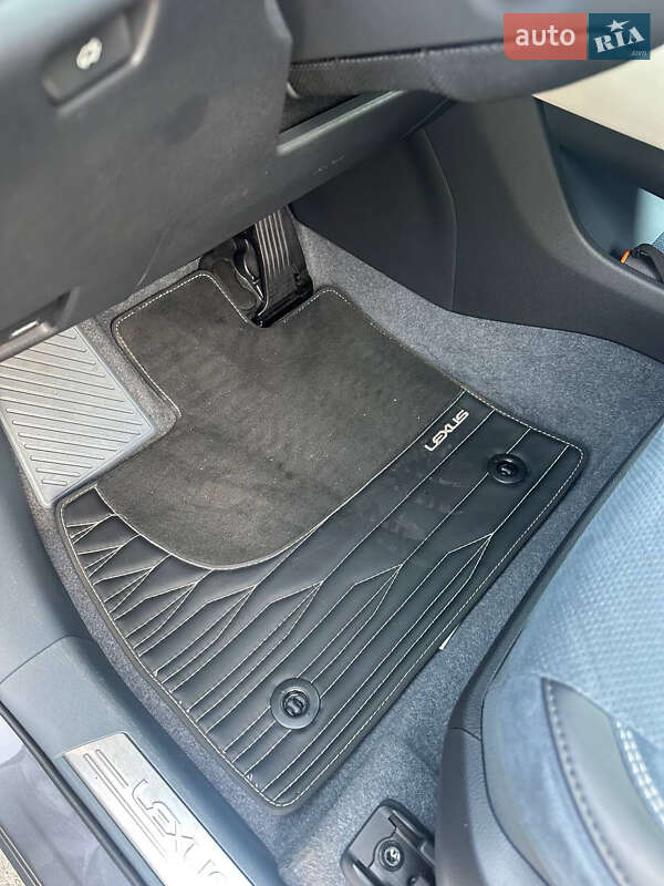 Внедорожник / Кроссовер Lexus RZ 2023 в Днепре