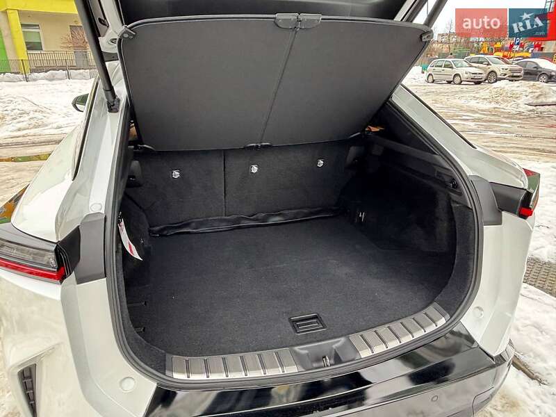 Внедорожник / Кроссовер Lexus RZ 2024 в Ивано-Франковске