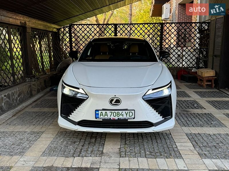 Lexus RZ 2023