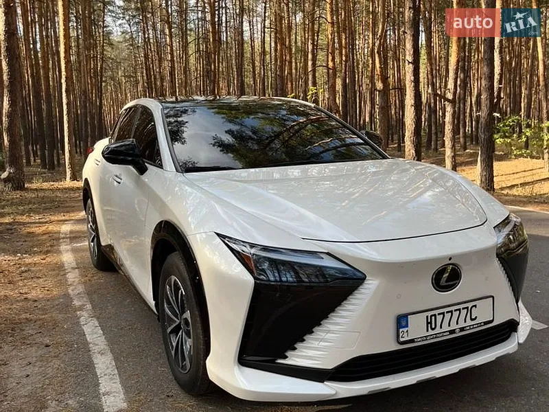 Lexus RZ 2023