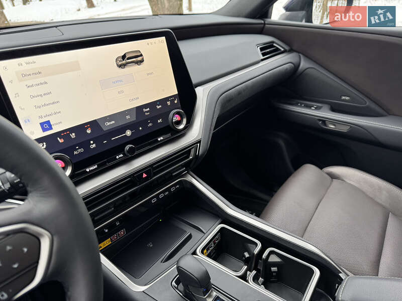 Позашляховик / Кросовер Lexus TX 2024 в Києві