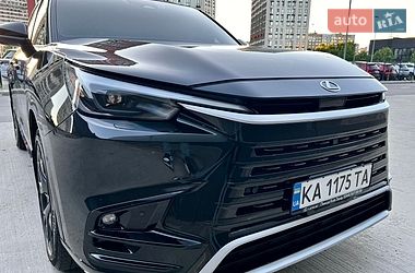 Внедорожник / Кроссовер Lexus TX 2024 в Киеве
