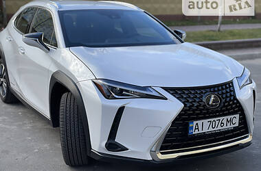 Внедорожник / Кроссовер Lexus UX 2020 в Киеве