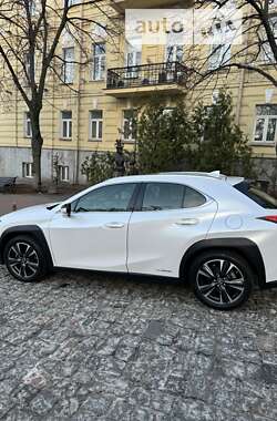 Позашляховик / Кросовер Lexus UX 2019 в Києві