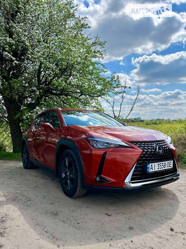Внедорожник / Кроссовер Lexus UX 2018 в Киеве