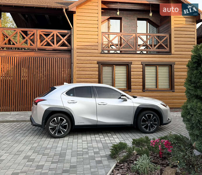 Внедорожник / Кроссовер Lexus UX 2020 в Ахтырке