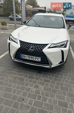 Внедорожник / Кроссовер Lexus UX 2020 в 