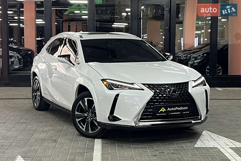 Lexus UX 2021
