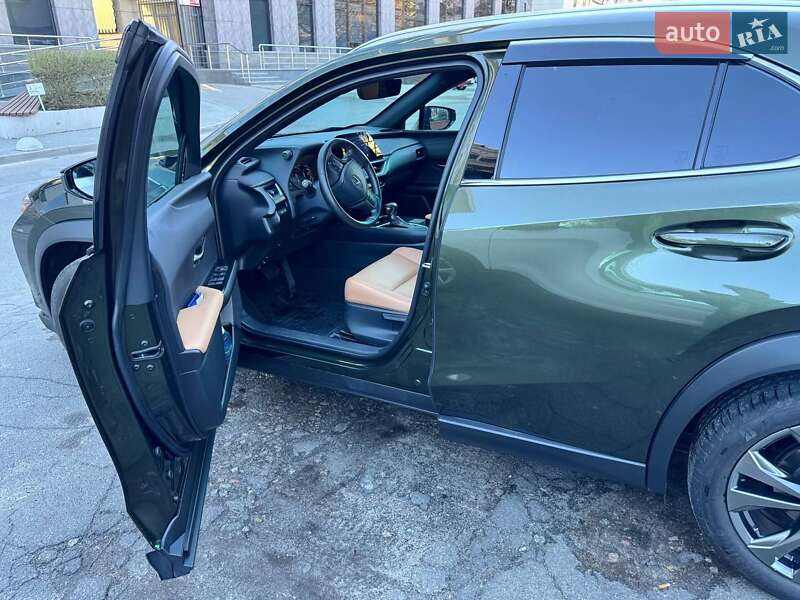 Внедорожник / Кроссовер Lexus UX 2022 в Киеве