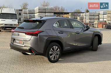 Внедорожник / Кроссовер Lexus UX 2020 в 