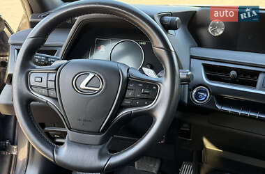 Внедорожник / Кроссовер Lexus UX 2020 в 