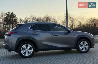 Внедорожник / Кроссовер Lexus UX 2020 в 