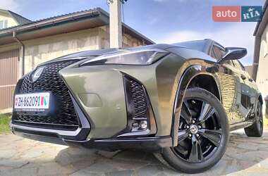 Внедорожник / Кроссовер Lexus UX 2023 в 