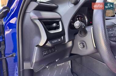 Позашляховик / Кросовер Lexus UX 2021 в 