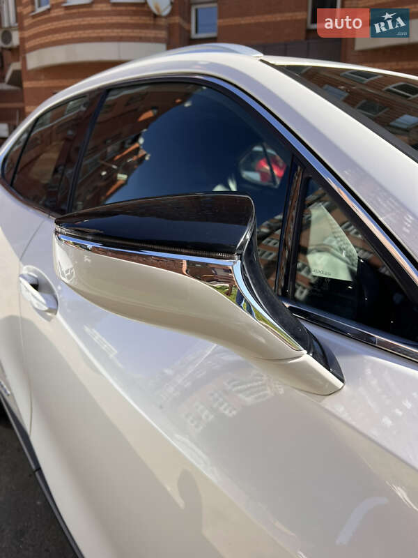 Позашляховик / Кросовер Lexus UX 2019 в Києві