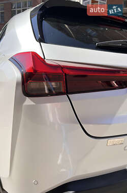 Позашляховик / Кросовер Lexus UX 2019 в Києві