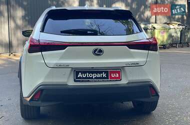 Внедорожник / Кроссовер Lexus UX 2018 в 