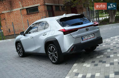 Внедорожник / Кроссовер Lexus UX 2020 в 