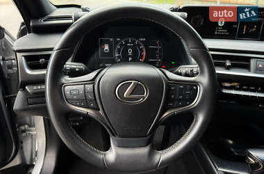 Внедорожник / Кроссовер Lexus UX 2020 в 