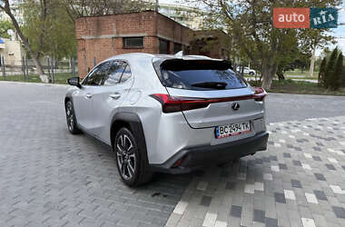 Внедорожник / Кроссовер Lexus UX 2020 в 