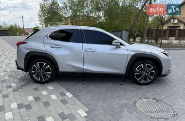 Внедорожник / Кроссовер Lexus UX 2020 в 