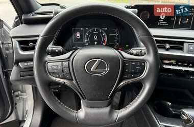 Внедорожник / Кроссовер Lexus UX 2020 в 